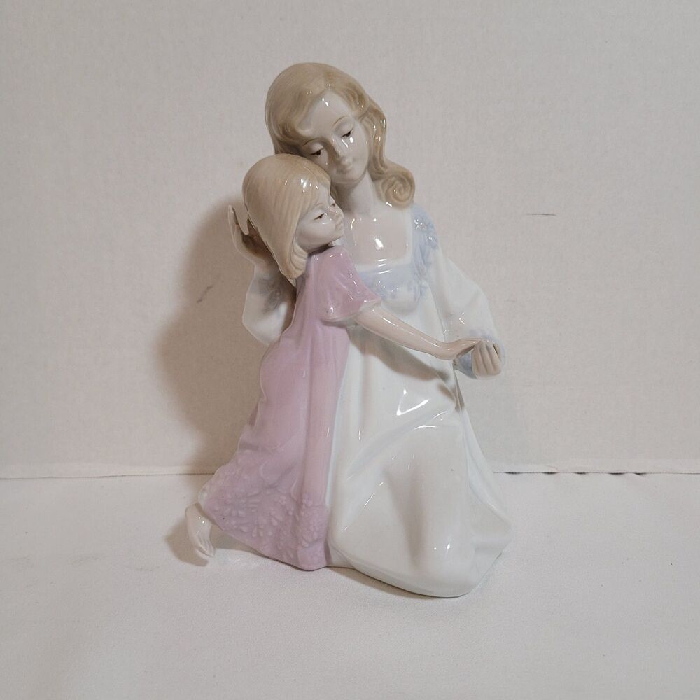 Vintage 1990 Paul Sebastian Porcelain Figurine Mother and Daughter Bedtime Hug